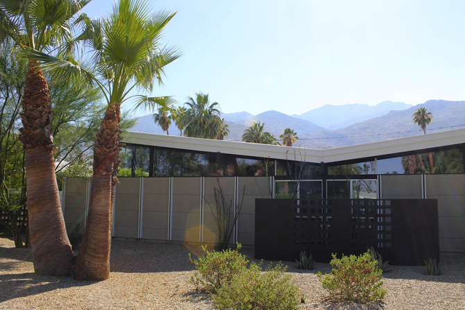 Krisel Butterfly Roof, Palm Springs, CA, Photo by MGPicascio.com